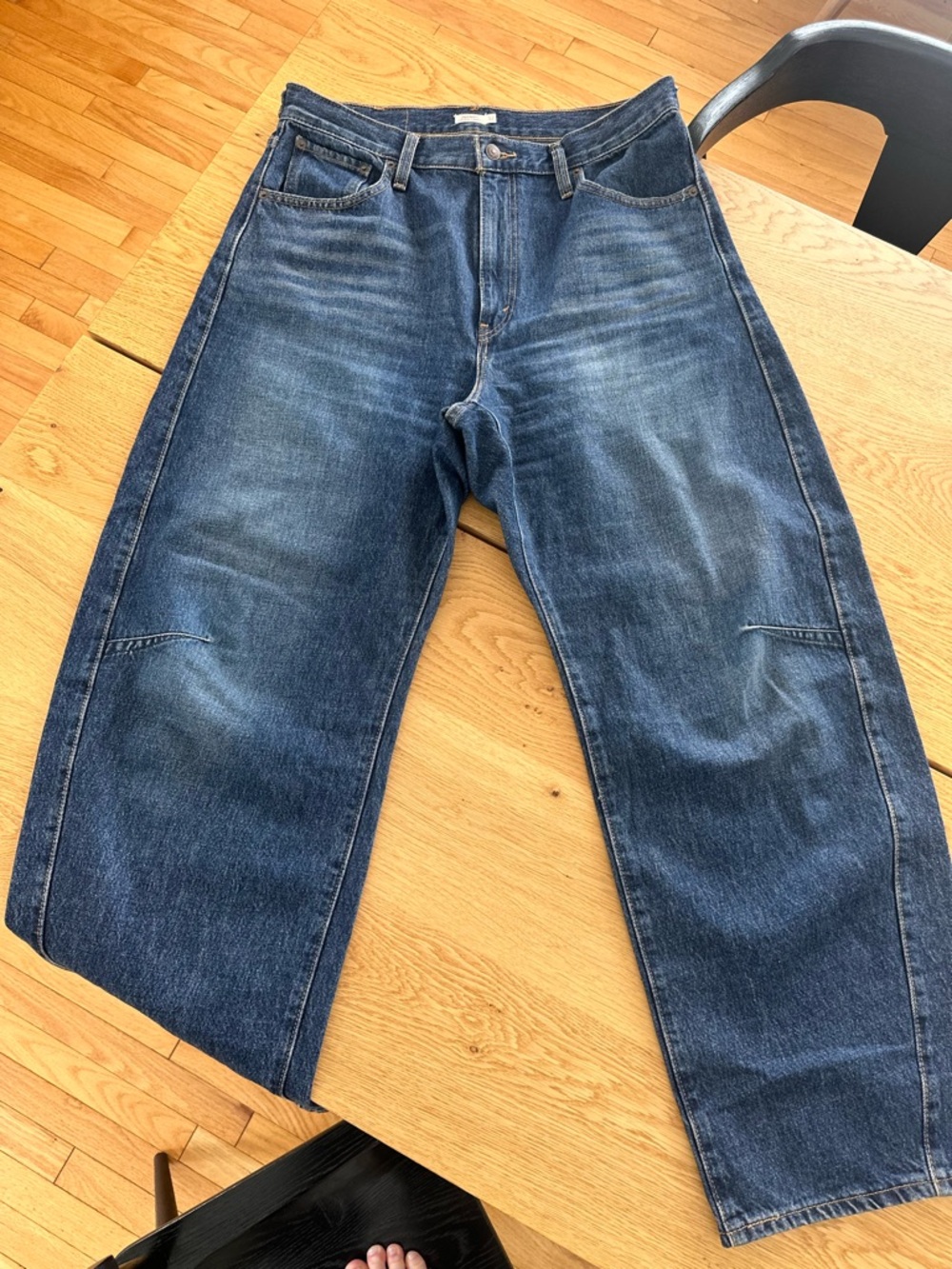 Levi’s Cinch Barrel Jeans